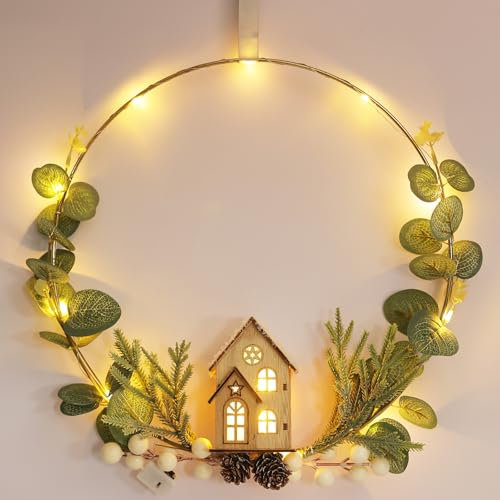KUPITM6 Fensterdeko Weihnachten LED Dekoring mit Holzhaus, Kranz zum Aufhängen Fenster 30cm mit 20 LED Beleuchtet, Deko Weihnachten Hänge Metall Ring mit Kunstblumen, Winter Deko Fenster Deko