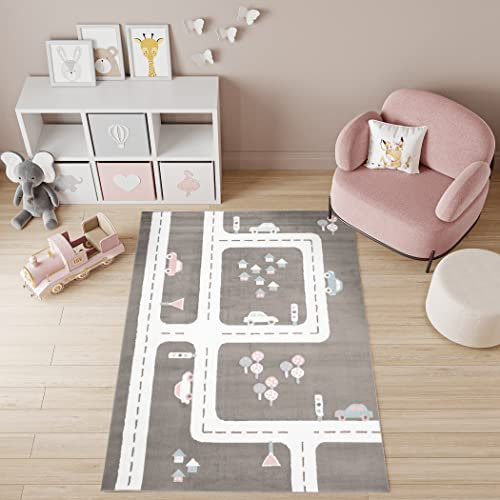 TAPISO Baby Teppich Kinderteppich Kurzflor Grau Weiß Taupe Creme Rosa Hellblau Straße Bäume Auto Fahrzeug Haus Stadt Kinderzimmer Modern 140 x 200 cm