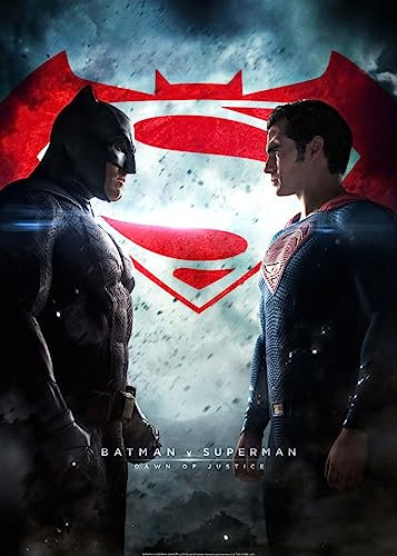 Displate - Poster aus Metall - Einfache Montage ohne Bohren - DC Comics - Batman V Superman Dawn Of Justice - Batman vs Superman official art - Größe M - 32x45cm Matt