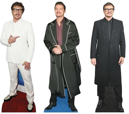 Star Cutouts CS1194 Pedro Pascal Pappaufsteller mit 3 Regalböden, Höhe 32 cm, ideal für Filmthemen, Partys, Geburtstage und Fans, Raumdekorationen und Veranstaltungen