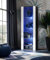 Komodee Vitrine Schrank Tivoli, Weiß/Schwarz, Breite 55cm x Höhe 159cm x Tiefe 35cm, LED Blau, 3 Regalböden, für Wohnzimmer, Schlafzimmer, Eingang