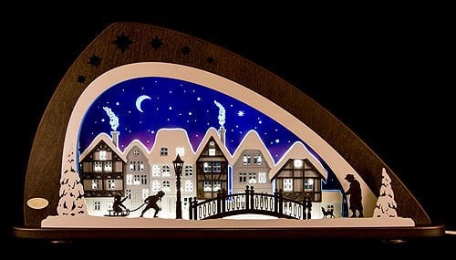 weigla - Schwibbogen original Erzgebirge I Motiv Winter in der Altstadt I LED-Lichterbogen Weihnachten I Größe 66 x 33,8 x 6 cm I Inklusive Beleuchtung I beleuchtete Weihnachtsdeko innen I aus Holz