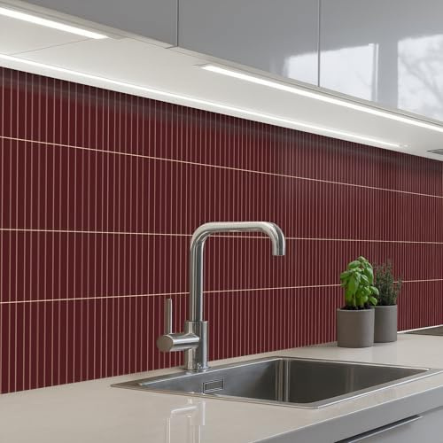 KitchenYeah© Spritzschutz Küchenrückwand Küche Abwaschbar Selbstklebend | 60x500 cm - Küchenwand Küchenfront Küchen Rückenwand Wandschutz Linien - Muster - Bordeaux