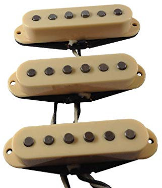 Alegree Micro médian Stratocaster de style rock/blues du début des années 60 avec couverture blanche vieillie.