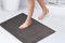Emma Barclay Noodle Tapis de Bain antidérapant Doux au Toucher Graphite – Tapis de Douche 40 x 60 cm