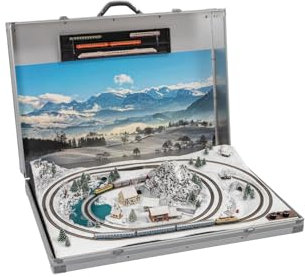 NOCH Fertiggelände | Modellbahnkoffer „Wolkenstein“ | mit Märklin mini-Club Gleisen für die Spurweite Z | winterliche Modellbahn im Koffer