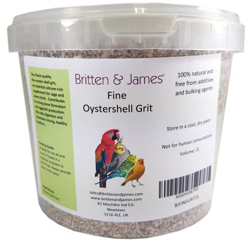 Britten & James Fine Oystershell Grit 2L Tub (2.8kg). A Calcium rich supplement for cage and aviary birds including budgies and cockatiels. No additives