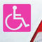 Auto Aufkleber Rollstuhlfahrer Warnhinweis Rollstuhl 10,5x10,5 cm Pink Sticker Heckscheibenaufkleber