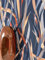 NEWROOM Tapete Blau Vliestapete Pflanzen - Mustertapete Modern Petrol Rot Grashalme Gräser Natur Tropisch Blätter Textilstruktur inkl. Tapezier-Ratgeber