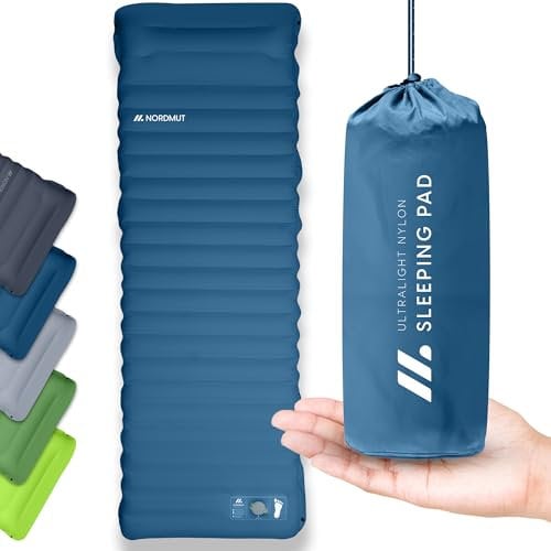NORDMUT Isomatte Selbstaufblasend 10cm - Isomatte Camping mit kleinem Packmaß - Selbstaufblasbare Luftmatratze für kinderleichtes aufpumpen - Camping Matratze Ultra komfortabel (Blau)