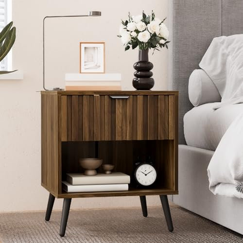 Smuxee Meuble de Chevet en Noyer avec Tiroir Cannelé, Table de Nuit Style Mid-Century avec Étagère Ouverte et Pieds Métalliques, Table d'Appoint Moderne pour Chambre