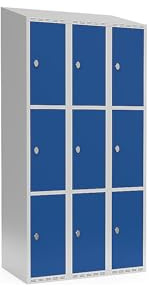 kaiserkraft | 3er-Schließfachschrank Fydor | 3 Abteile | lichtGrau/Enzianblau | B 900 mm | schräge Dachform | Vorhängeschloss