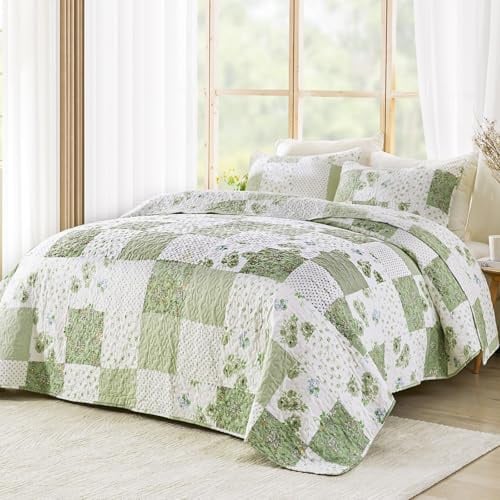 Qucover Patchwork Tagesdecke 240x260, Tagesdecken Blumen Garten Landhausstil, Patchworkdecke Gesteppte Tagesdecke mit 2 Kissenbezügen, Sofa Überwurfdecke Wohndecke für Bett