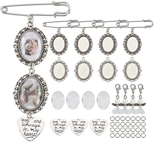 SUNNYCLUE 1 Boîte 100Pcs DIY 10 Ensembles Bouquet de Mariage Photo Charms Making Kit Boutonnière de Mariée Photo Charm Épingle de Sûreté Mémoire Broche Homard Griffe Ange Charme Plateaux et Dômes Cabo