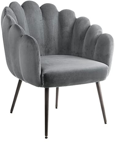 VELVET CONCHIGLIA ARMCHAIR - Der GLAM-Stil, elegant. Darüber hinaus ist der Sessel für einen bequemen Sitz gepolstert und dank seiner vollständig eisernen Struktur sehr widerstandsfähig.