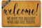 IFHUH Fußmatte mit Aufschrift Welcome We Hope You Brought Wine and Dog Treats, lustige Fußmatte mit Sprüchen, lustige Welcome-Matte für drinnen und draußen, Teppich 59.9 cm (B) x 39.9 cm (L)