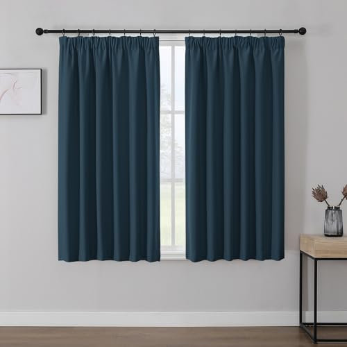 Joydeco Lot de 2 Rideaux Occultants avec Galon Fronceur 117x137 cm pour Rail et Passe Tringle, Rideau Opaque Isolant Thermique Phonique, Décoration Intérieure de Salon Chambre Balcon - Bleu Marine