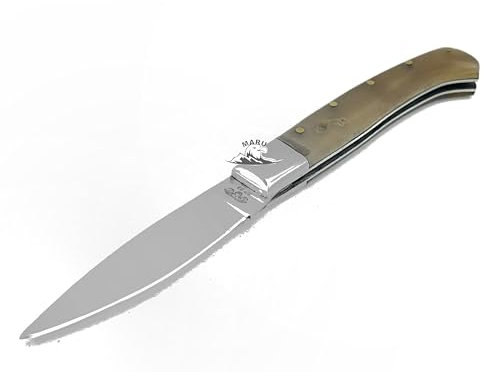 Maru Knives Coltello Pieghevole in Acciaio Tipo PATTADA da Caccia in Manico di Montone Grezzo Coltello da Collezione - Coltello Tascabile Coltello Bushcraft Coltello Artigianale