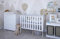 kiki design Beistellbett mit Matratze 100x50cm, Babybett, Kinderbett, extra große Beistellbett aus massivem Kieferholz, Freistehendes Bettchen oder Bettchenerweiterung, Weiß