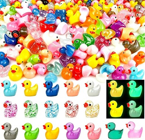 BetterJonny 300 Stück Mini Leuchtende Harz Enten, Miniatur Ducks, Miniatur Bunte Harz für Gartendeko DIY Micro Landschaft Szenen Heimdekorationen und Fischbecken(3 Stile)