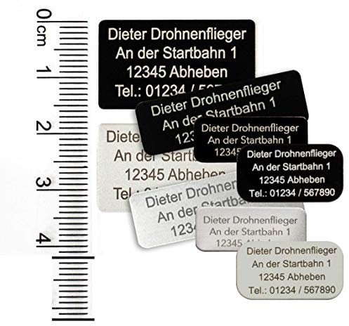 MJ Drohnen-Kennzeichen, Namensschild oder mit ab 2021 geforderte e-ID, bis zu 4 Zeilen, 20x11mm, Alu eloxiert Schwarz, selbstklebend