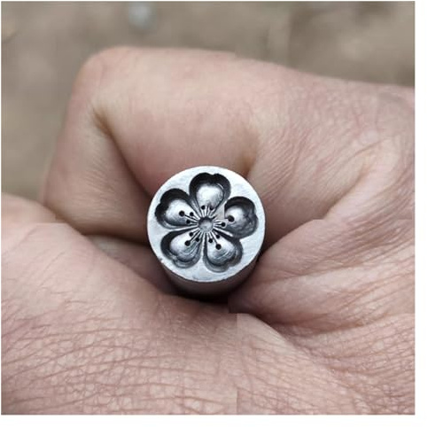 CYHTYM Schlagzahlen Metallstempel-Designstempel, kreative Kirschblüten- und Pflaumenblütenmuster, handgeschnitzte Schmuckherstellung(Plum Blossoms,9mm)