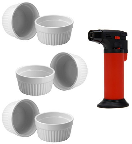 ToCi 6 x Bunte Soufflé Förmchen Ø 9 cm + 1 x Flambiergerät– Ofenfeste Keramikförmchen je 185 ml – Creme Brulée Schälchen & Dessertschalen – Auflaufformen für Pasteten, Schoko-Soufflé