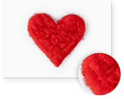 Inkognito Plüsch Postkarte, Anlass: ''flauschig'' im Motiv: ''Plüschkarte Großes rotes Herz'', Künstler/Künstlerin: ''Barbara Dienz-Sengmüller'' Art-Nr.: 20741 vom Berliner Verlag