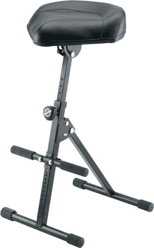 K&M 14047 Stehhilfe mit Gasdruckfeder - Stahl, Kunstleder - faltbarer Musiker-Stehsitz mit Fußablage, höhenverstellbar
