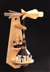 Rudolphs Schatzkiste Miniatur Pyramide Seiffener Kirche 17cm HxBxT 17x11x11cm NEU Weihnachtspyramide Tischdekoration Holzpyramide Dekoration Weihnachten Wärmespiel Lichter Figur Holz Seiffen