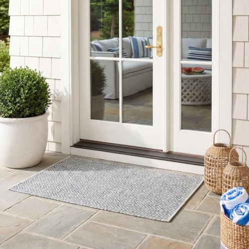 SAFAVIEH Outdoor Accent Rug 2'x3'7 - Courtyard Collection - Coastal Design, Grey & Navy, Durable & Easy Cleaning, Ideal for Patio, Entryway, Mudroom, Backyard (CY8022-36812)