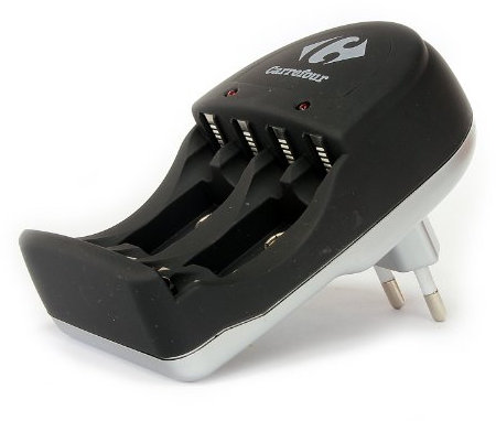 Uniross Chargeur de batterie AA/AAA/PP3