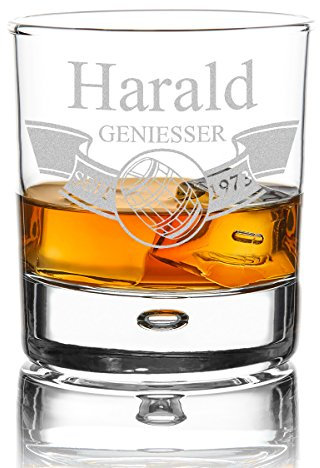 Personalisierbares Whiskeyglas mit Gravur - graviertes Whiskey Glas als Geburtstagsgeschenk für Männer, für Papa - Geschenk für Freund zum Geburtstag - Motiv Banner mit Fass