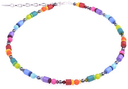 Adi Moderschmuck zarte Halskette “Finja”. Farbenfrohe Mischung aus Polaris- und Glasperlen, handgefertigt in Berlin.