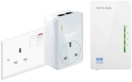 TP-LINK TL-WPA4220KIT Ripetitore Wi-Fi/Hotspot Powerline AV500, 300 m, con due porte Ethernet, kit starter/confezione doppia (facile configurazione, Wi-Fi Clone per Smartphone/Tablet/Laptop) AV600