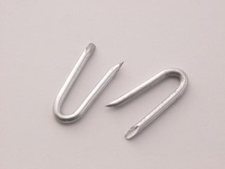 Challenge Zinc Plated Netting Staples 20mm 40g - 11204