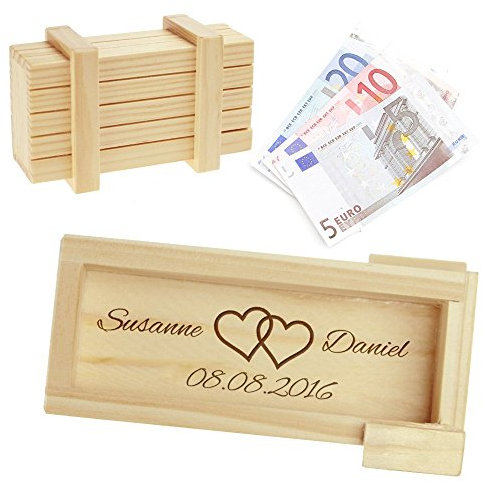 Casa Vivente Magische Geschenkbox aus hellem Holz mit Gravur zur Hochzeit – Motiv Herzen – Personalisiert mit Namen und Datum – Knobelspiel