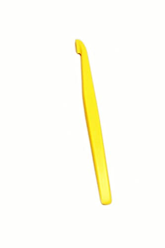 Tupperware Orange Peeler in Yellow