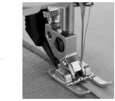 Pfaff piedino per applicazioni aperto 9mm, con sistema IDT 820213096
