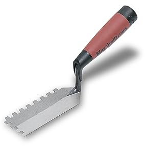Truelle carrée à bords dentés Marshalltown avec manche Durasoft de 6x6x6 mm, truelle étroite pour les endroits étroits, dimensions : 127x51 mm