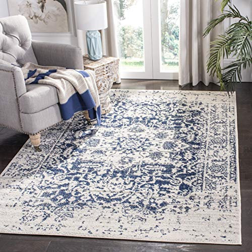 SAFAVIEH Distressed Teppich für Wohnzimmer, Esszimmer, Schlafzimmer - Madison Collection, Kurzer Flor, Creme und Marineblau, 122 X 183 cm
