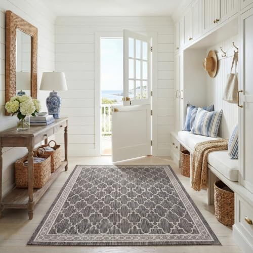 SAFAVIEH Washable Rug Outdoor Courtyard Collection - 4' x 5'7, Black & Beige, Non-Shedding & Easy Cleaning, Ideal for Patio, Backyard, Mudroom (CY8871-36621)