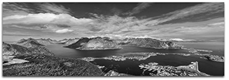 Leinwandfoto als Panorama SCHWARZ/WEISS 120x40cm Norwegen Lofoten Berge Wasser Wolkenschleier