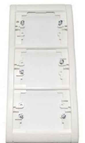 LEGRAND SAGANE 85002 - Plaque Verticale 3 postes KOZI OPALIS blanche