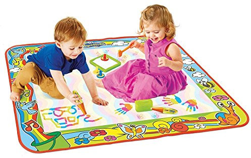 AquaDoodle Tomy - Maxi Tapis Fluo T72373, Tapis de Dessin à Eau Géant Arc-en-Ciel, Coloriage Géant, Tapis d'Éveil Adapté aux Enfants dès 18 Mois