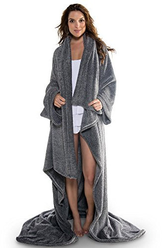 CelinaTex Decke mit Ärmeln und Fußtasche Flauschige Kuscheldecke 150 x 180 cm schwarz weiß Mikrofaser Fleece Oeko-TEX Calgary