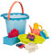 B. toys Sandspielzeug 9 Teile mit Eimer groß – Sandkasten Spielzeug, Strand, Spielplatz mit Schaufel, Sieb, Sandförmchen – Spielzeug ab 18 Monaten