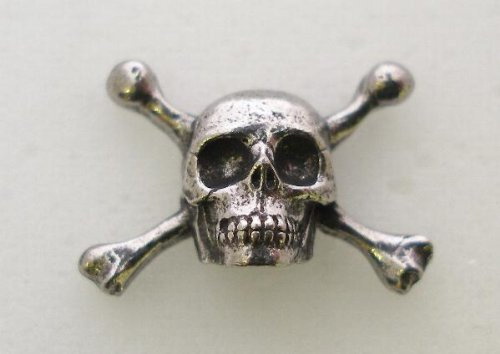 Hoardersworld Anstecknadel mit Piraten-Totenkopf und gekreuzten Knochen, aus feinem englischen Zinn, handgefertigt