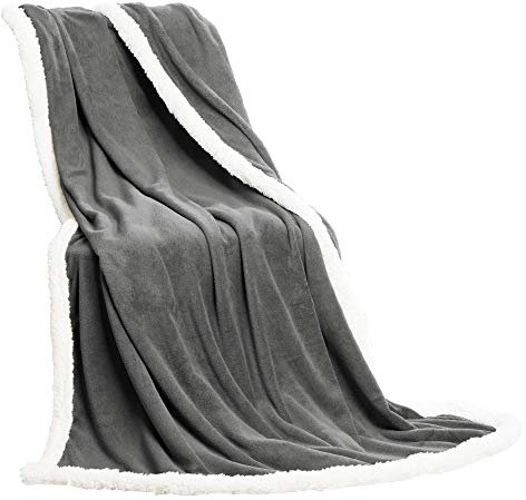 CelinaTex Kuscheldecke XXL 200 x 220 cm grau Wohndecke weich Mikrofaser Fleece Sherpa Einfassung Lammfell Optik Oeko-TEX Everest