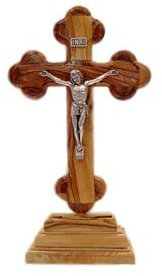 Stehendes Kreuz aus Olivenholz mit Kruzifix, 25,4 cm hoch